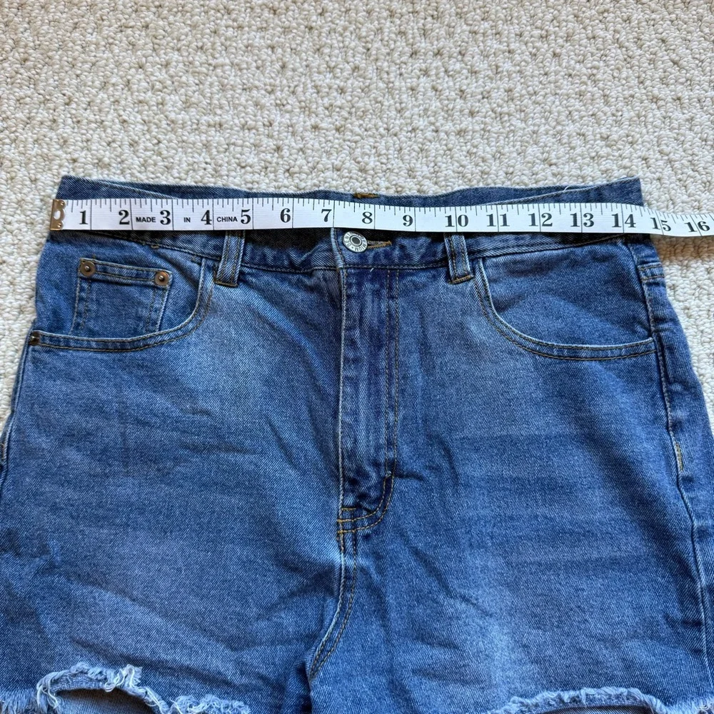 Love Tree Denim Cut Off Shorts size Large